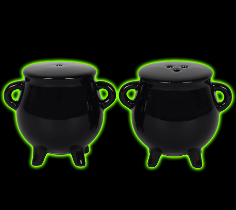 WITCHES CAULDRON SALT AND PEPPER SET